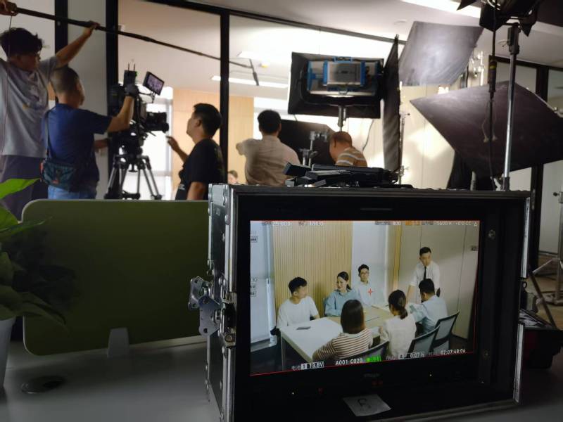 周宁县TVC拍摄公司：科技产品视觉化大师，诠释未来感与功能美学